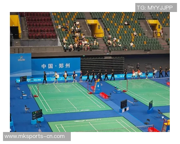 羽毛球战术解析：上海羽毛球队灵活转换体系的深度剖析与应用